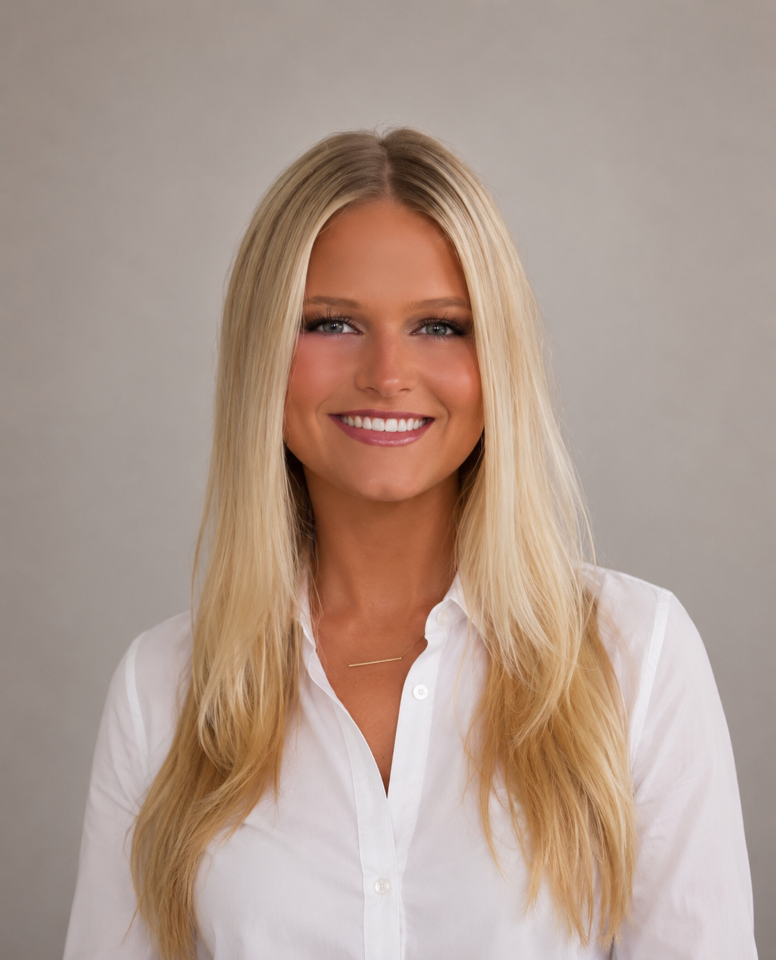 Avery Halverson Headshot